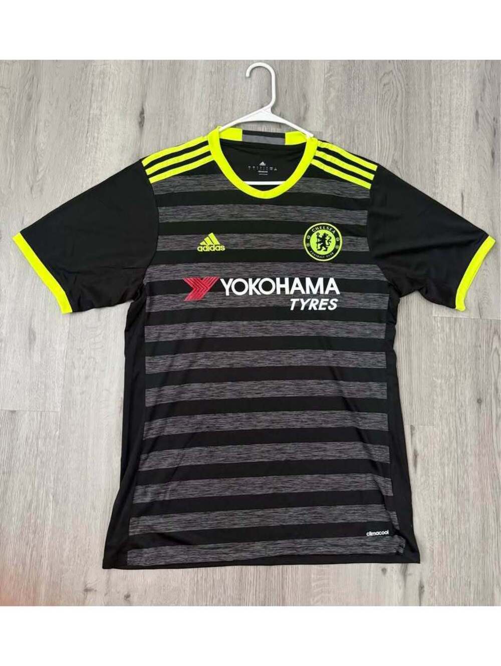 Chelsea FC Soccer Jersey adult large NWT